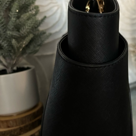 Michael Kors Jet Set Shoulder Bag - Picture 6 of 10